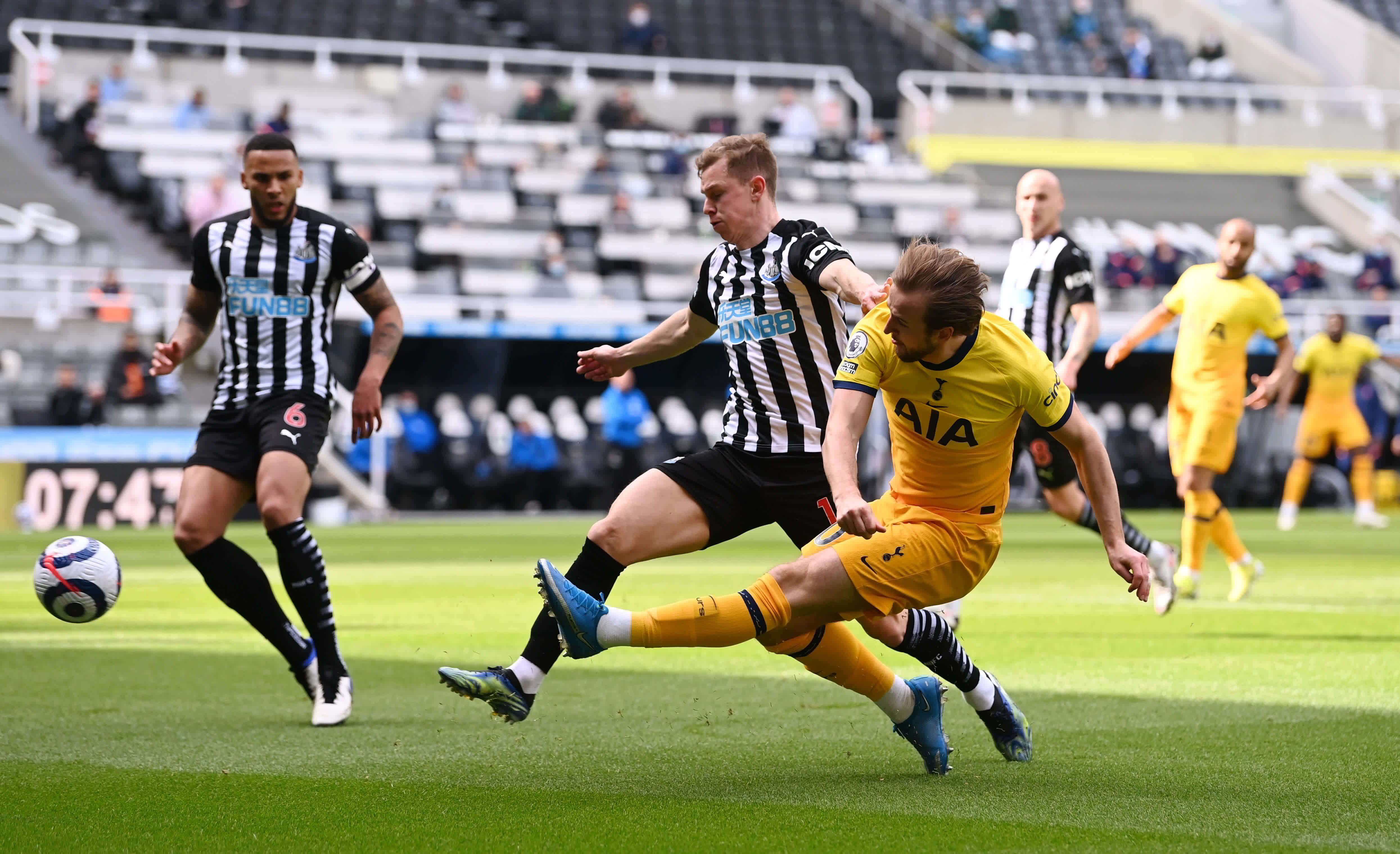 显示出他对 显示出他对